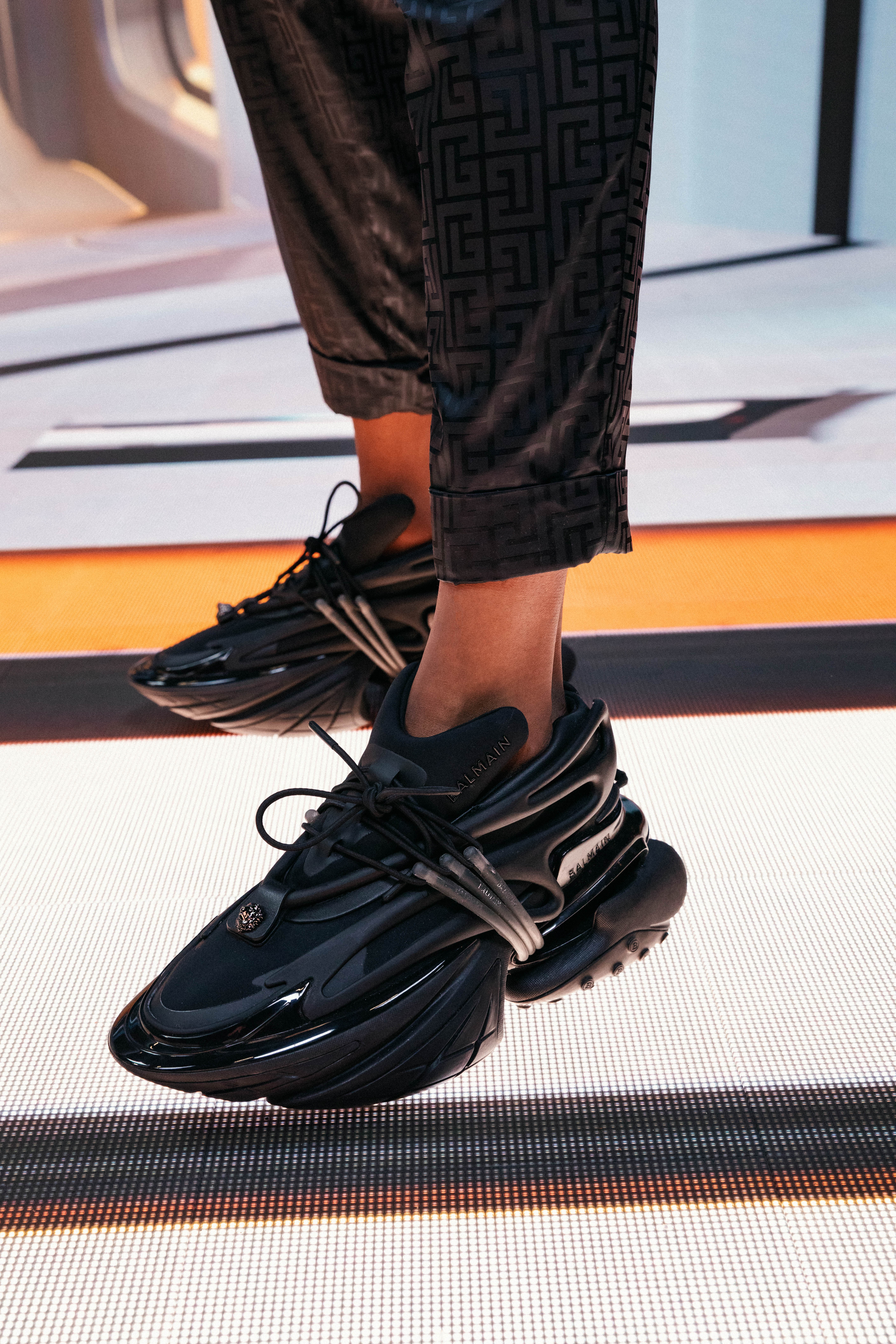 Balmain unicorn кроссовки. Балмейн Юникорн кроссовки. Balmain Sneakers 2022. Балмаин Юникорн.