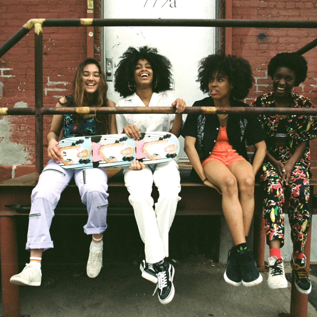 エックスガールから初のスケートボードウェアライン「#1 X-girl