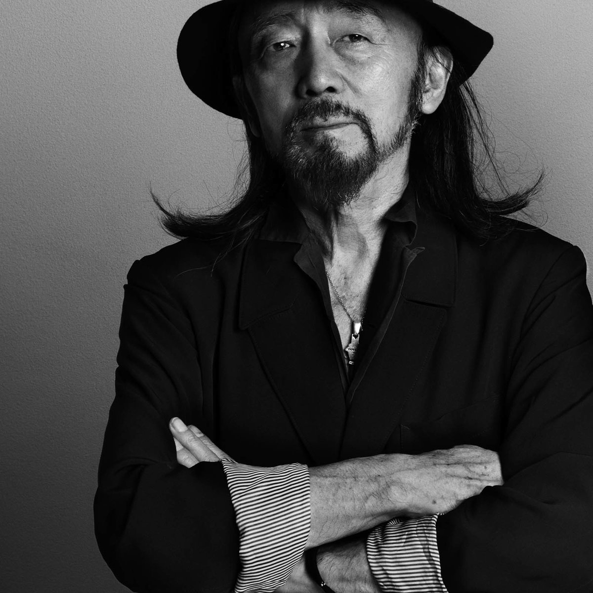 山本耀司がミュージシャンとして19年ぶりに単独ライブ