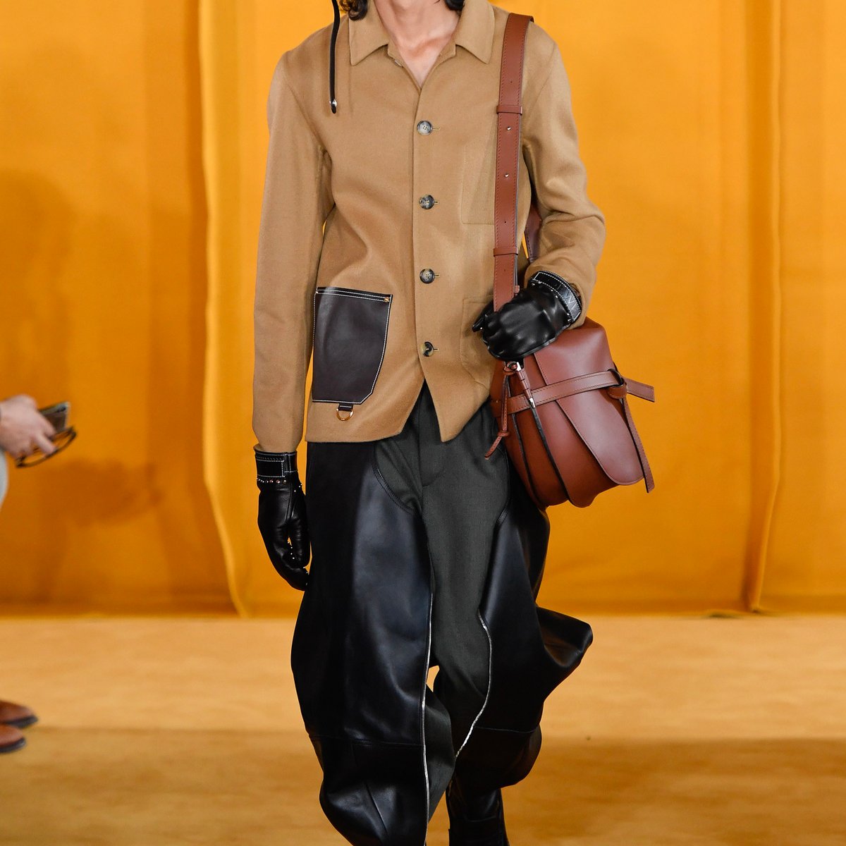 LOEWE-2019-20aw-mens-004-thumb