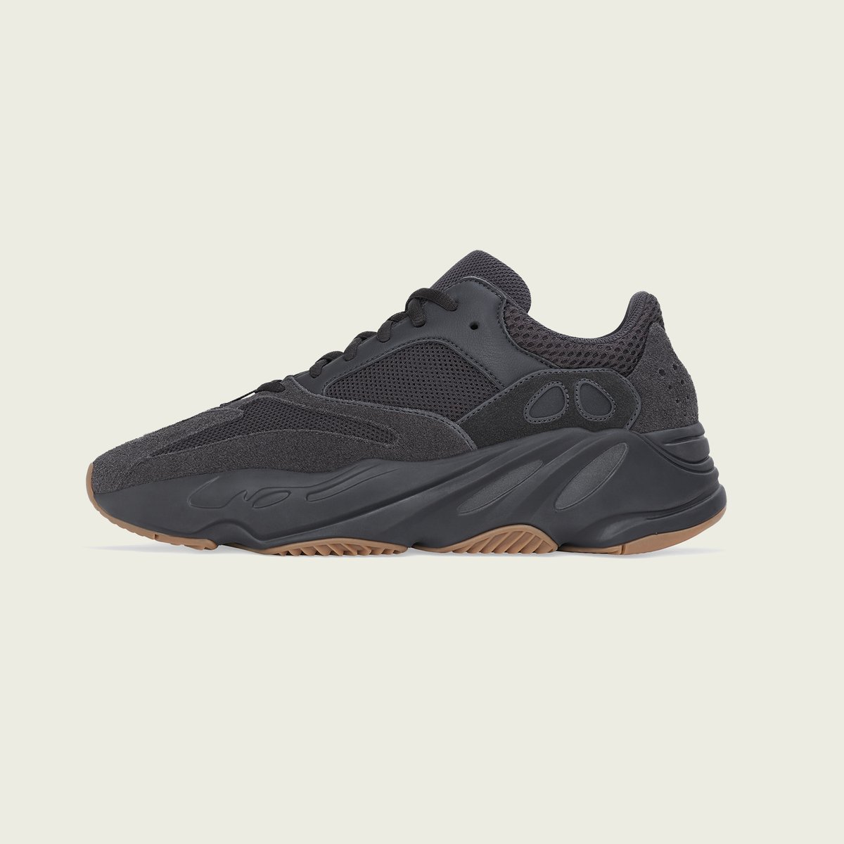 アディダス×カニエ・ウェスト、ブラックを基調にした「YEEZY BOOST 700