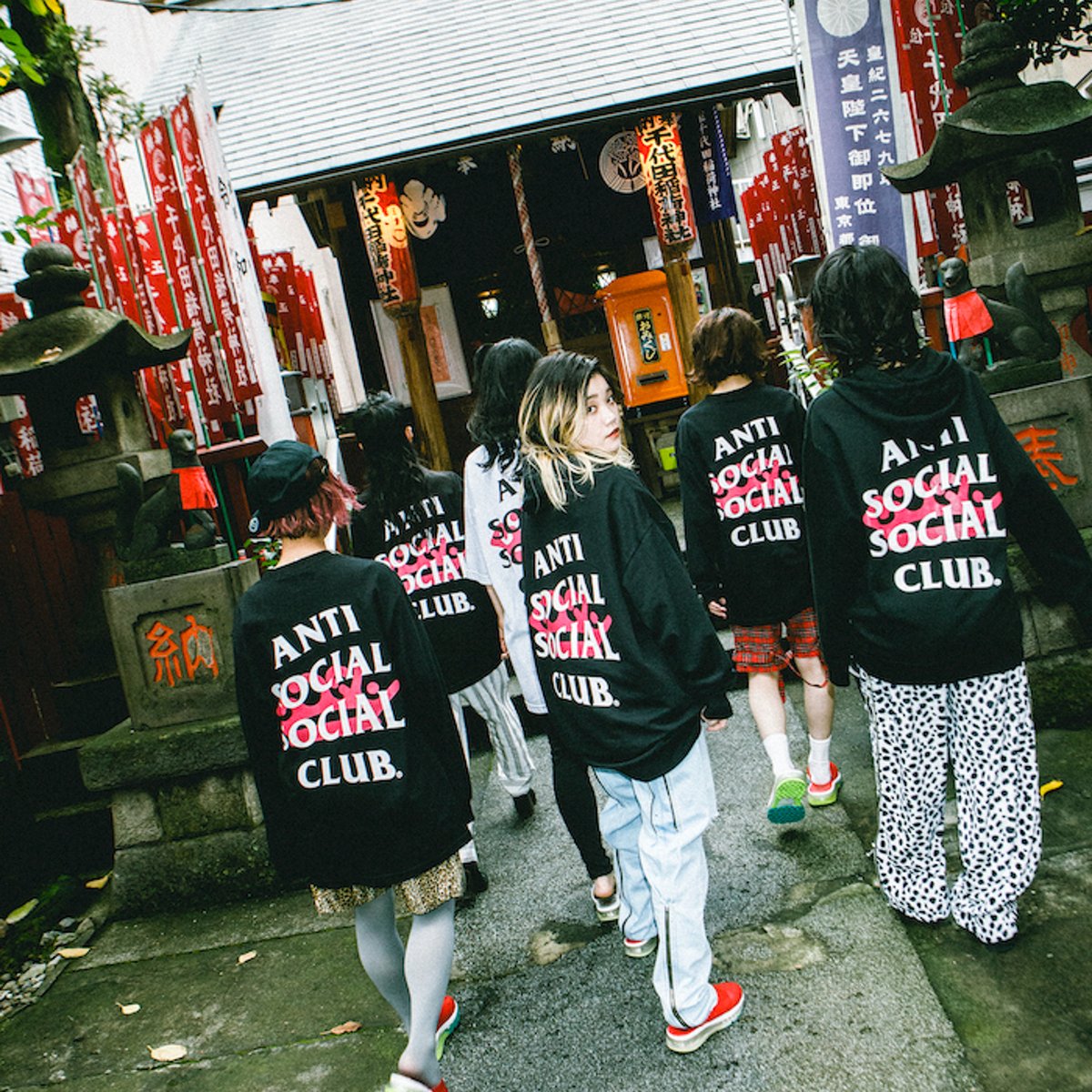 BiSH x anti social social club hoodie Ｌ