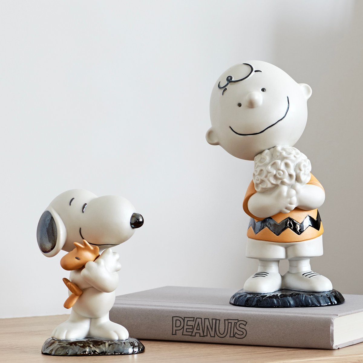 スヌーピー LLADRÓ リヤドロ　70周年　フライングスヌーピー リヤドロ、「PEANUTS」70周年記念にチャーリーとスヌーピーの