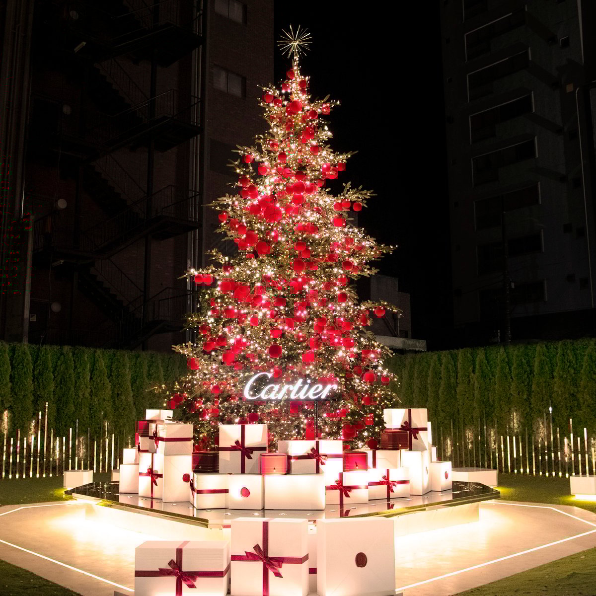 カルティエ、表参道交差点に来年秋までイベントスペース設置 第1弾は