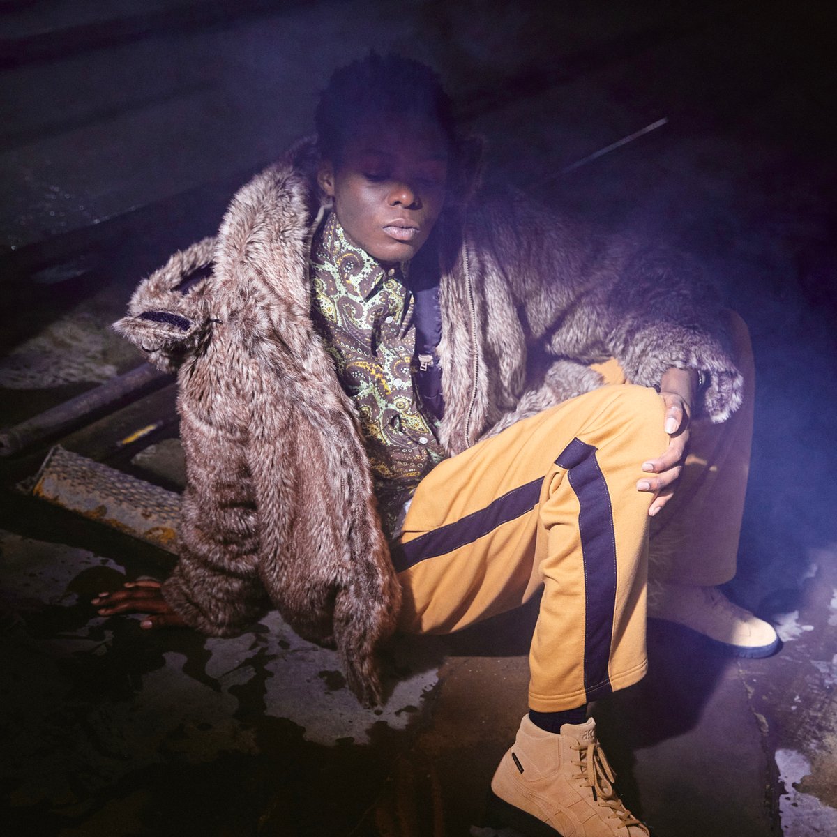 フラグスタフがアシックスとコラボ ゴアテックス採用のコート系