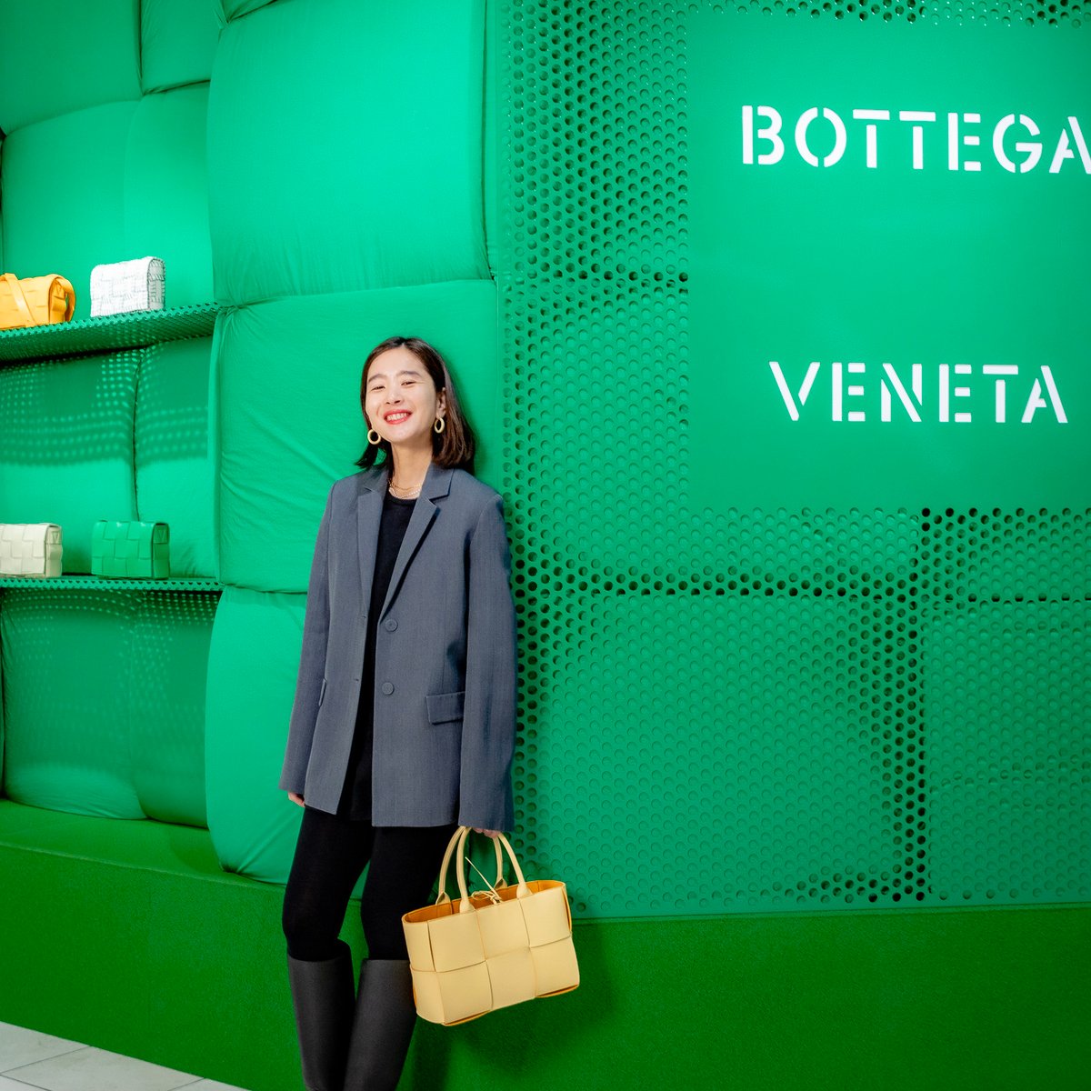 BOTTEGA VENETAのワンピースです。 Bottega Veneta Knotted One-Shoulder Gown | Saks Fifth Avenue