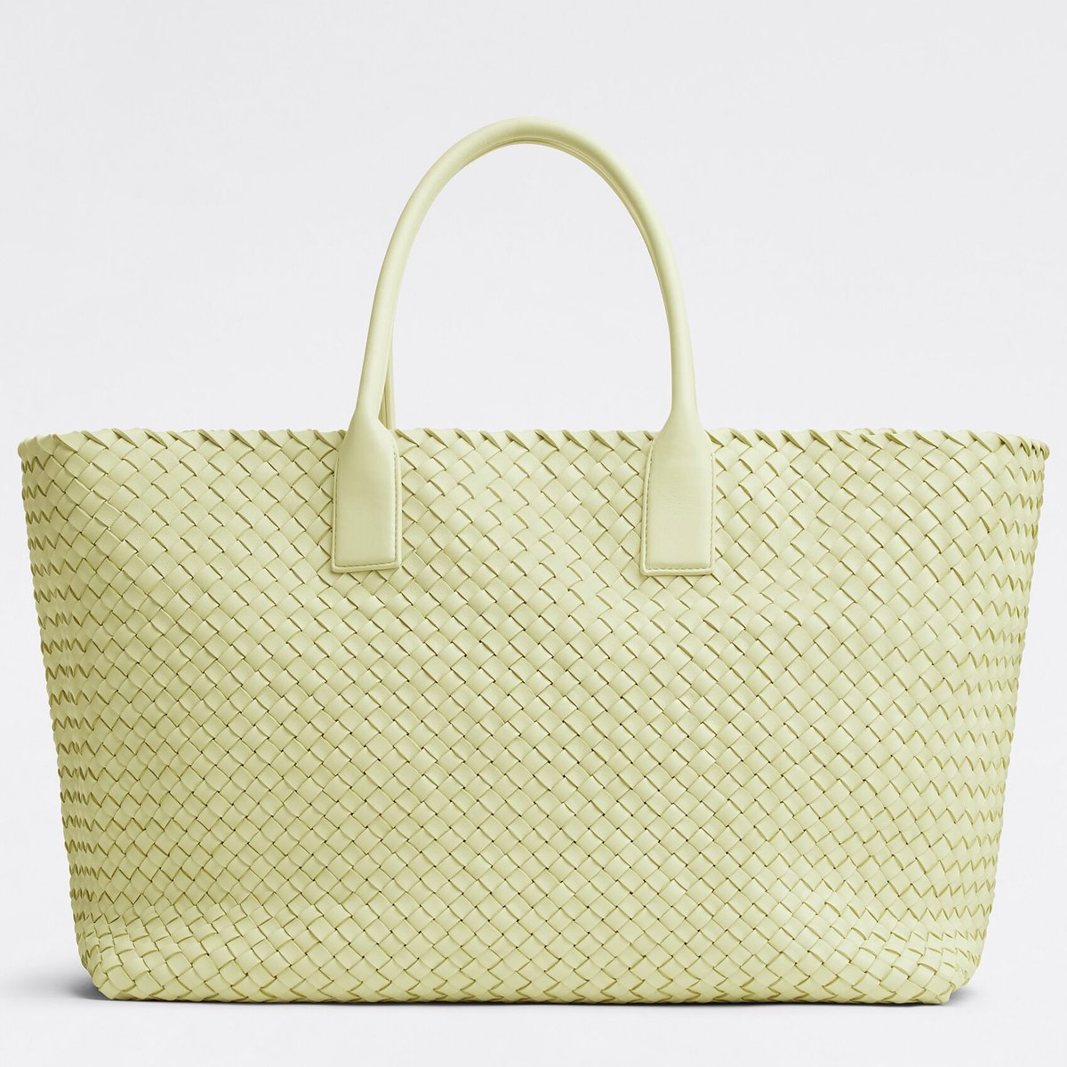 BOTTEGA VENETA ボッテガヴェネタ ブックカバー ボッテガ・ヴェネタ〉のノートカバーほか3点を紹介