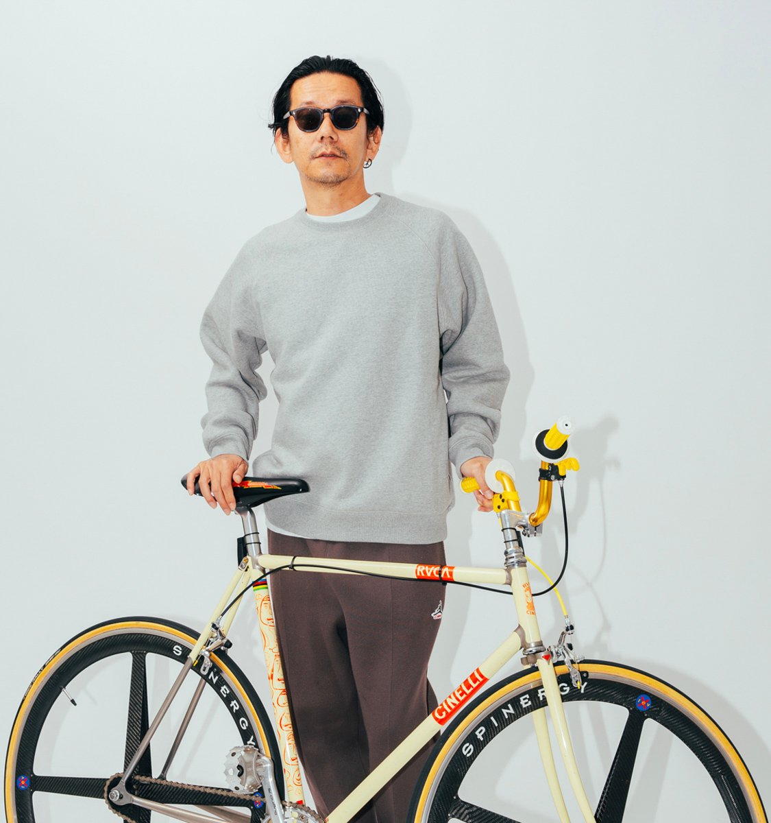 自転車乗りのためのスウェット」が発売、ヴィジュアルに野村訓市