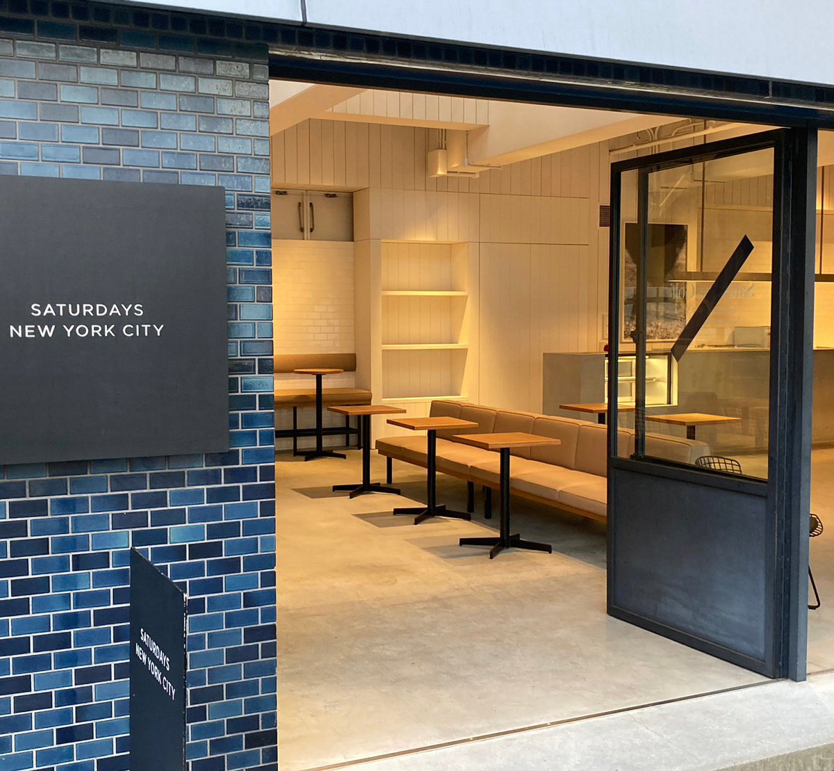 サタデーズ ニューヨークシティ」大阪店のカフェがリニューアル