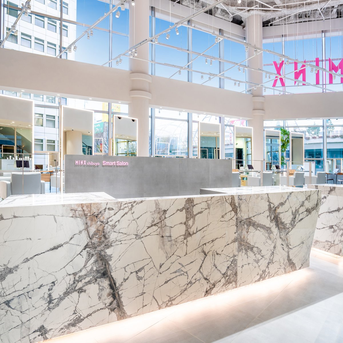新店舗をだすので、現在の美容室の機材を処分する事になりました。新店舗ができた後でよければお分けします。予定では４月の３０日以降の受け渡しですが工事が長引けば２週間ほど伸操作びるかもしれません。 店販やプラスメニューの提案での成果が若手美容師のモチベーション