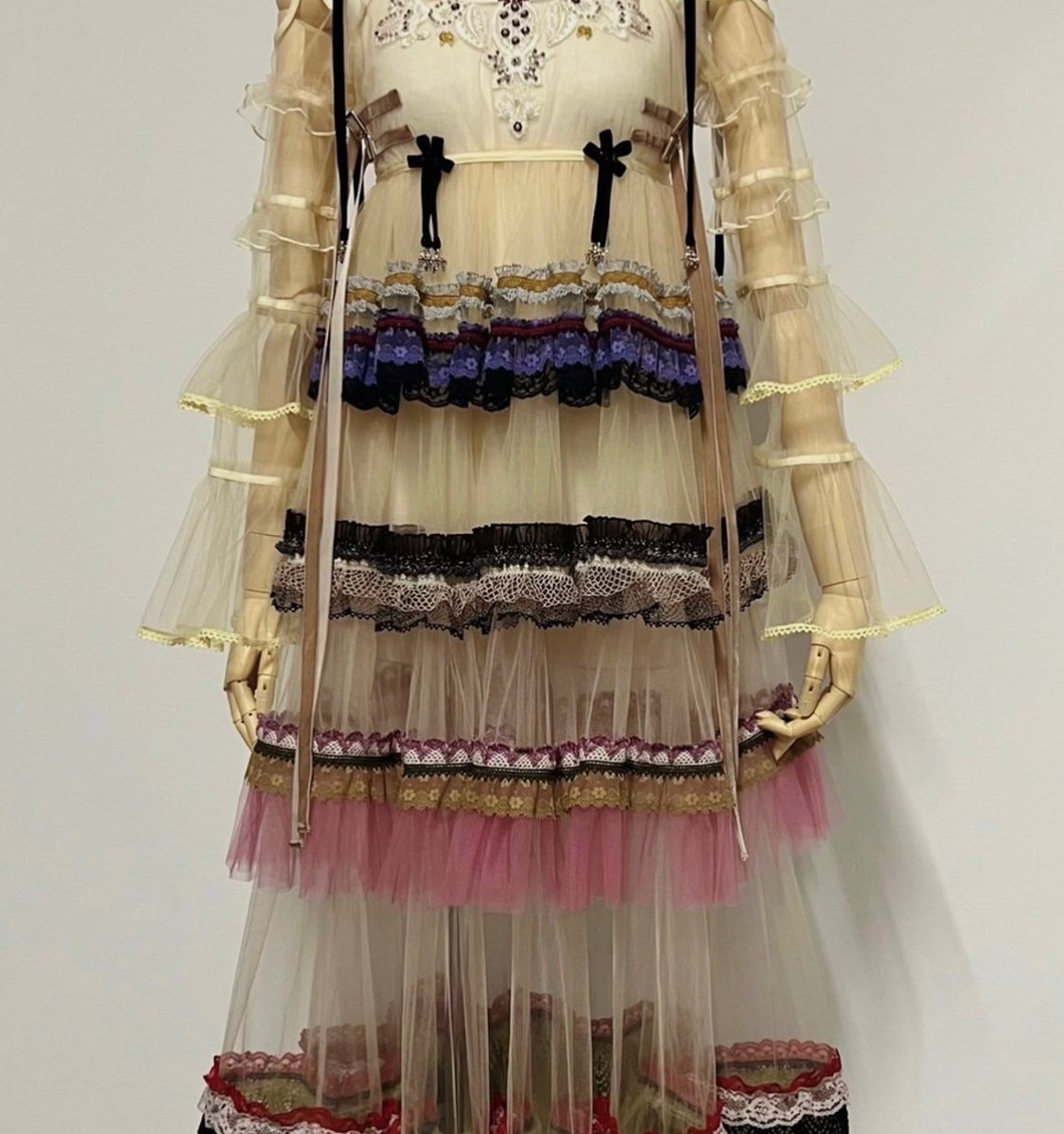 櫻坂46の新曲「桜月」MV衣装を田中大資が制作 スタイリングは