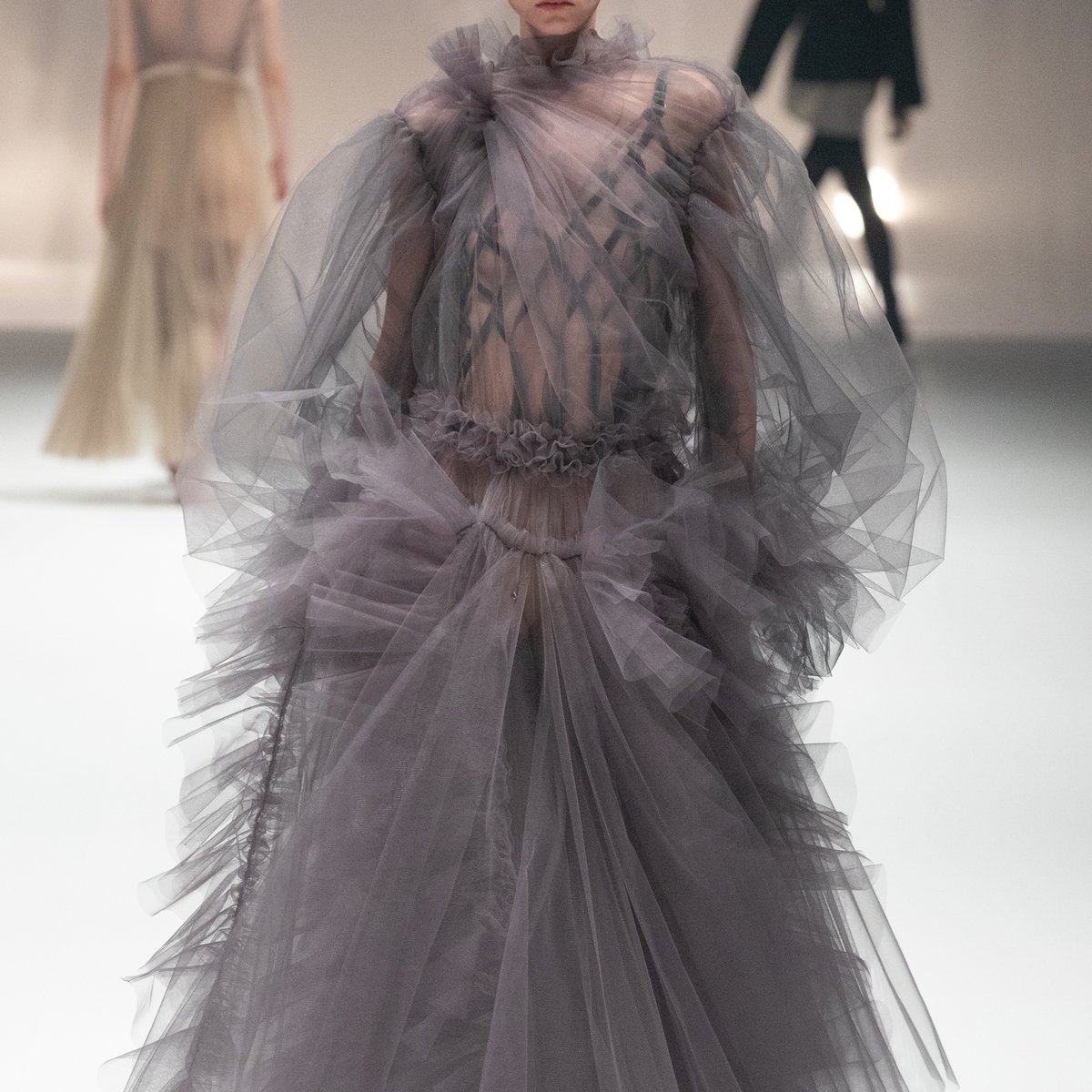 チカ キサダ」幻想的なピースで描く、バレエに潜むパンク精神