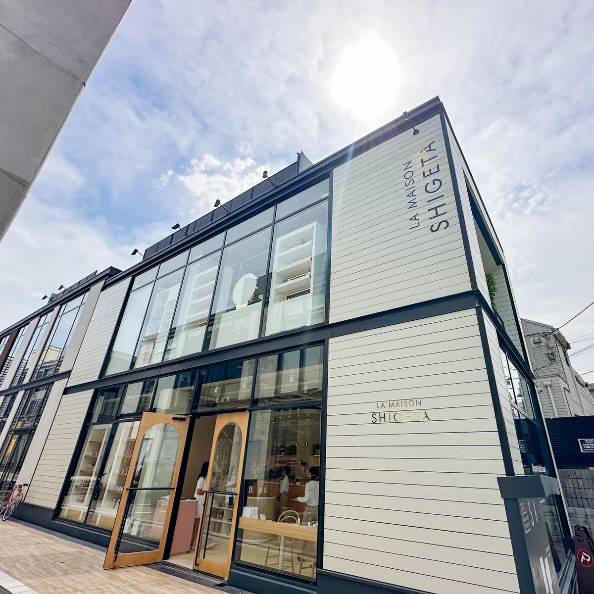 シゲタ パリ」初の路面店が表参道にオープン カフェエリアも併設し 