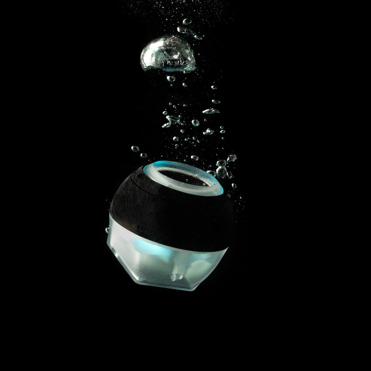 LUSH Bath Bot バスボット 耐水Bluetoothスピーカー お風呂 LUSH Bath Bot バスボット 耐水Bluetoothスピーカー お風呂