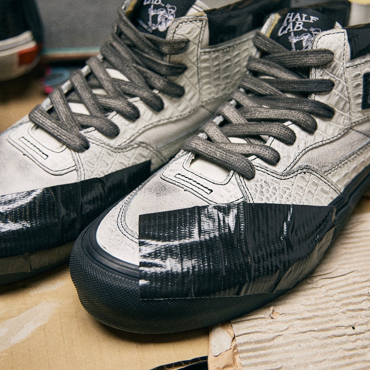 VANSのハイエンドラインが新作発売 スリッポンとハーフキャブの2