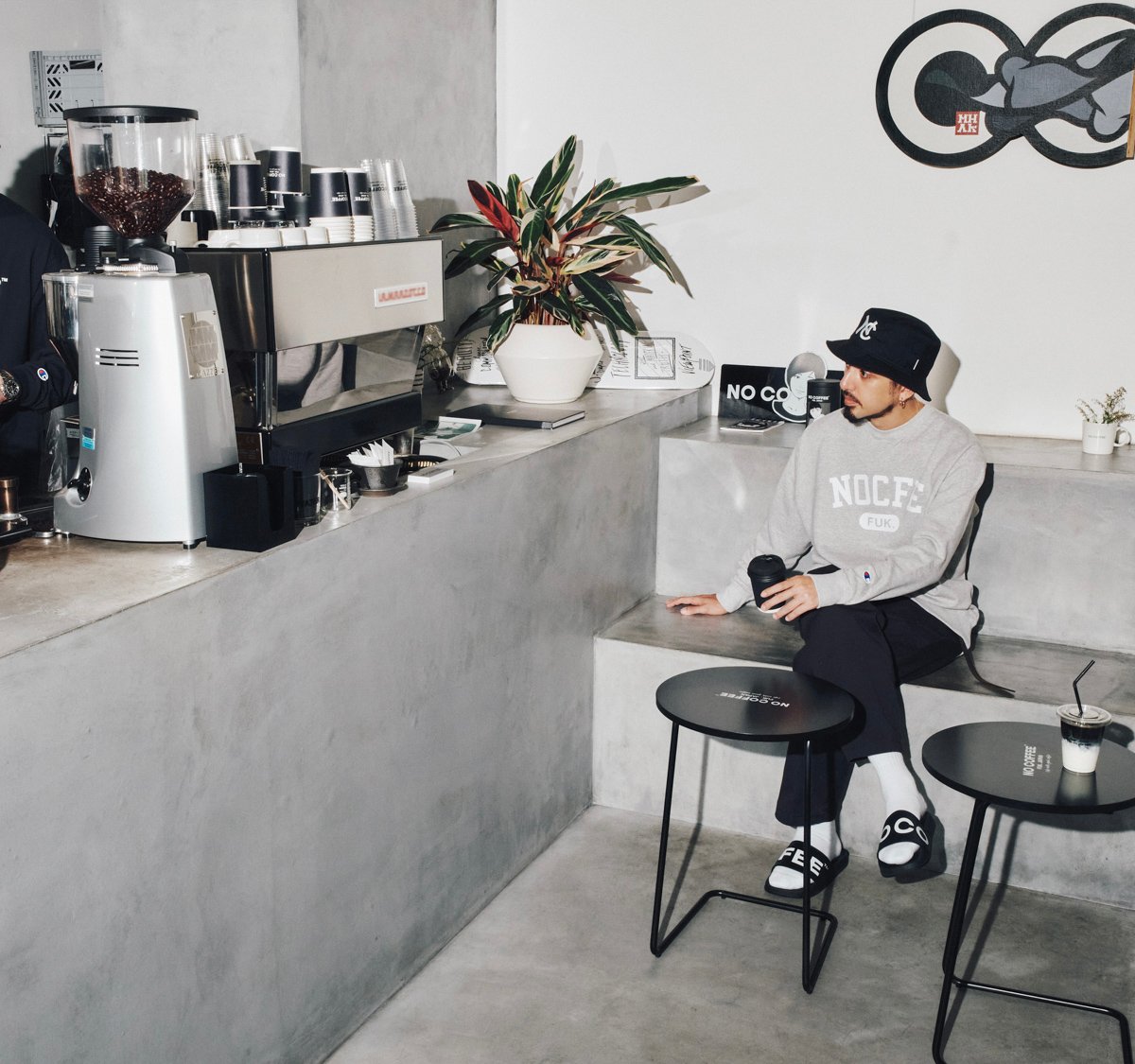 チャンピオンが「NO COFFEE」とコラボ、ブラックラテから着想を得た