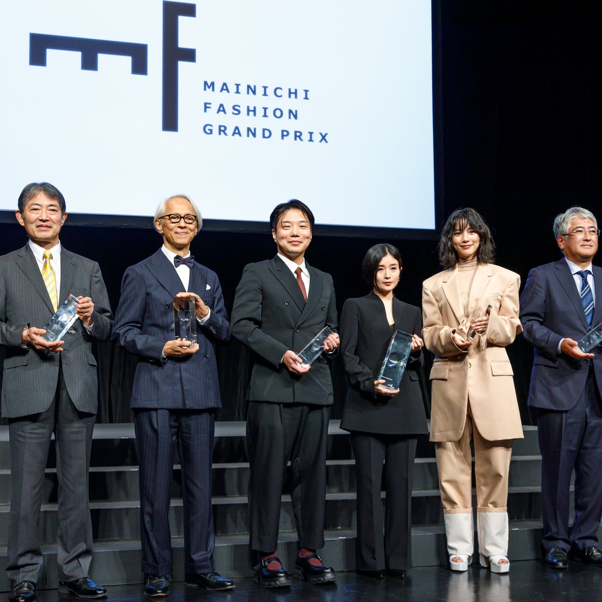 第41回毎日ファッション大賞」表彰式が開催 大賞は黒河内真衣子、鯨岡