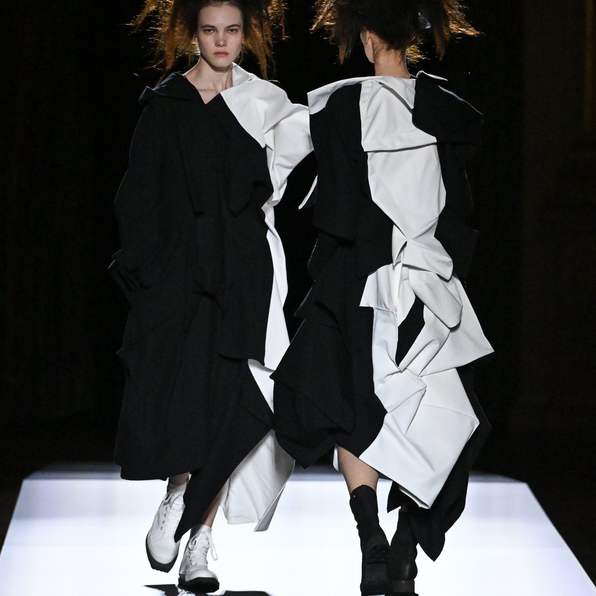 10AWランウェイコレクション・美品】ヨウジヤマモト☆カシミヤ混変形