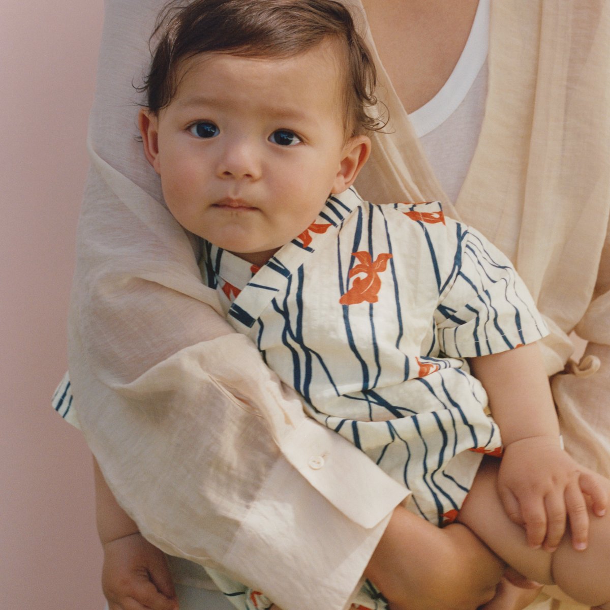 バレンシア子様　　ZARA 甚平 116 104 ネイビー とんぼ柄2点セット ZARA KIDS」初の甚平コレクション発売、通気性や速乾性に優れた3