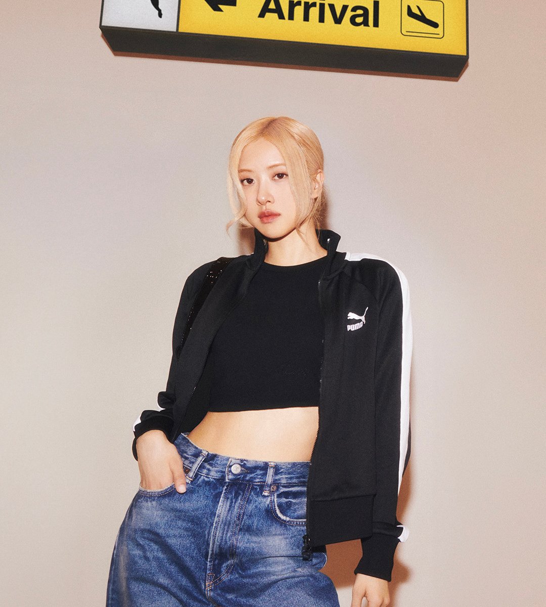BLACKPINKロゼ愛用【PUMA】Road To Unity セットアップ 関/送込 BLACKPINKロゼ愛用【PUMA】Road To Unity セットアップ 関/送込