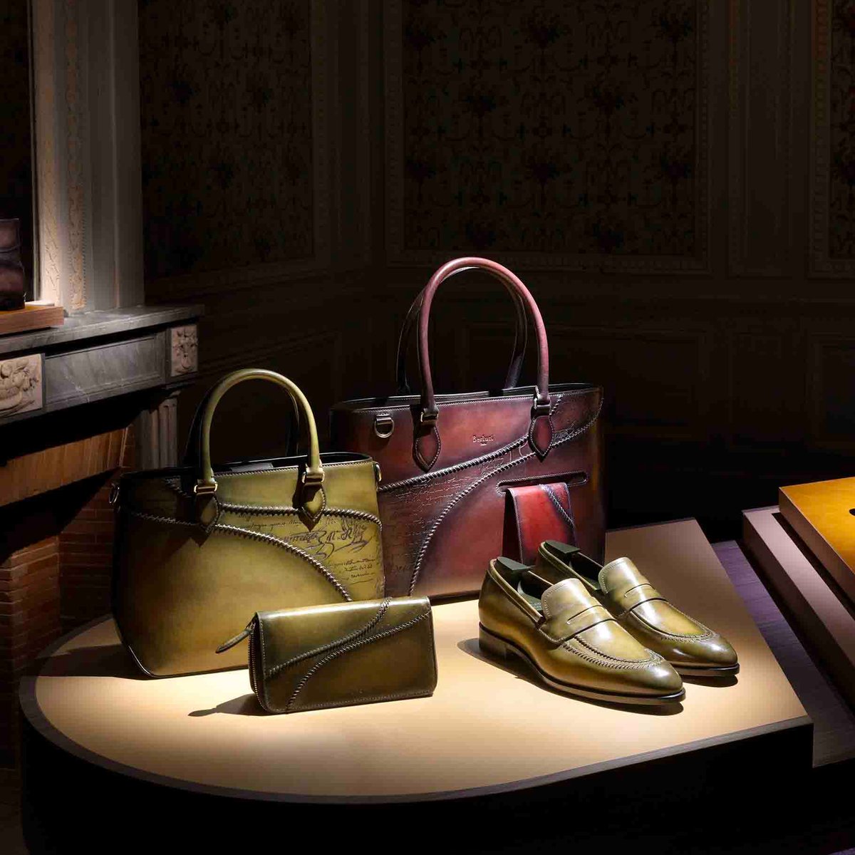 好感度アップ【BERLUTI】Echappee スエード スリッポン 25SS新作 好感度アップ【BERLUTI】Echappee スエード スリッポン 25SS新作