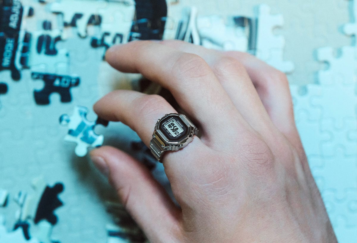 カシオ計算機が初のリング型ウォッチ発売、カシオウォッチの誕生50周年