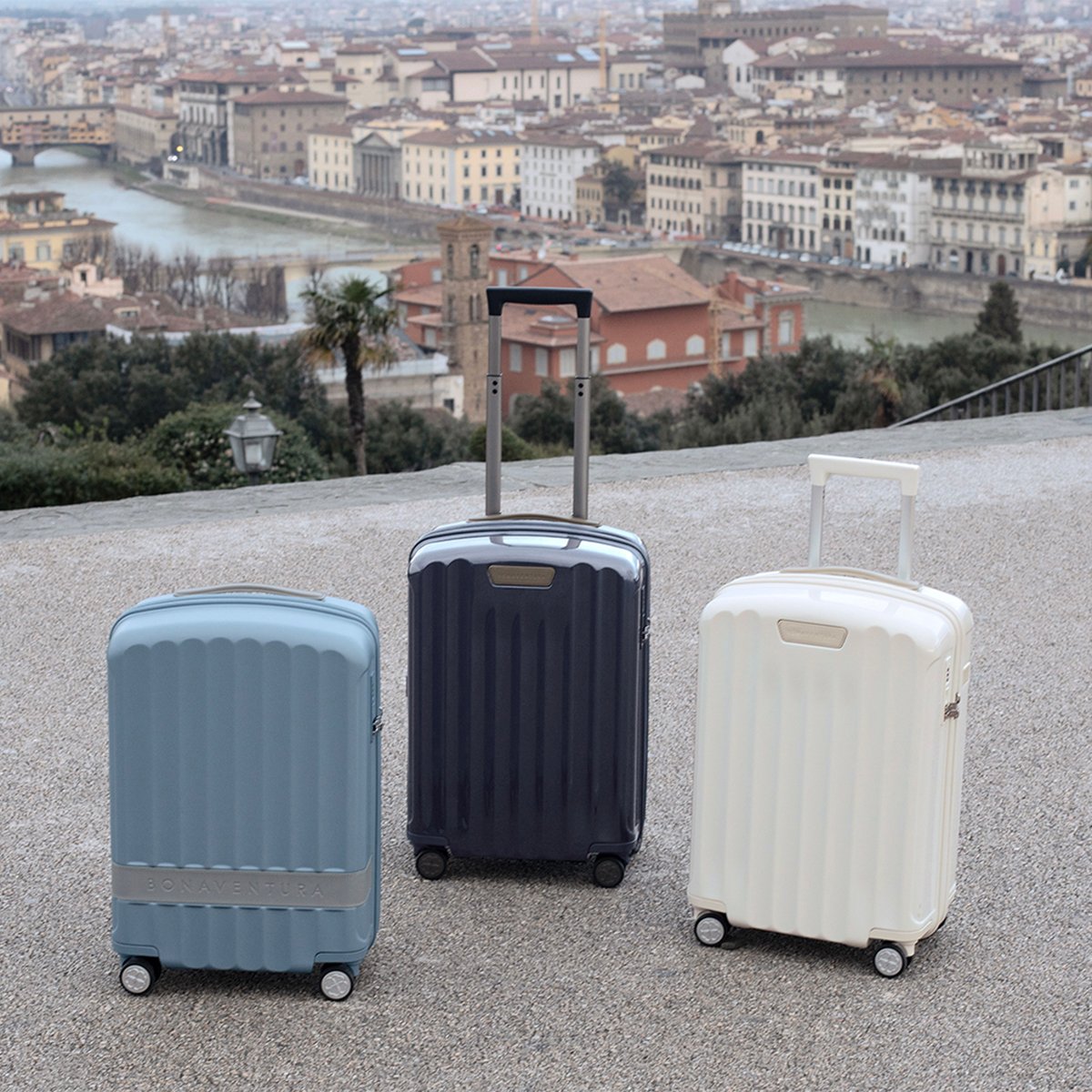 伊ブランド「ボナベンチュラ」と「ブリックス」がコラボ スーツケース