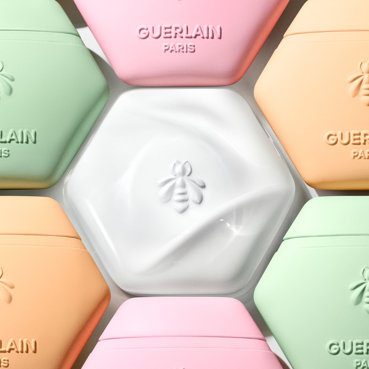 ハンドケア・ハンドクリーム GUERLAIN ゲラン「アベイユ ロイヤル」に新ハンドケア、“ふっくら手肌”に