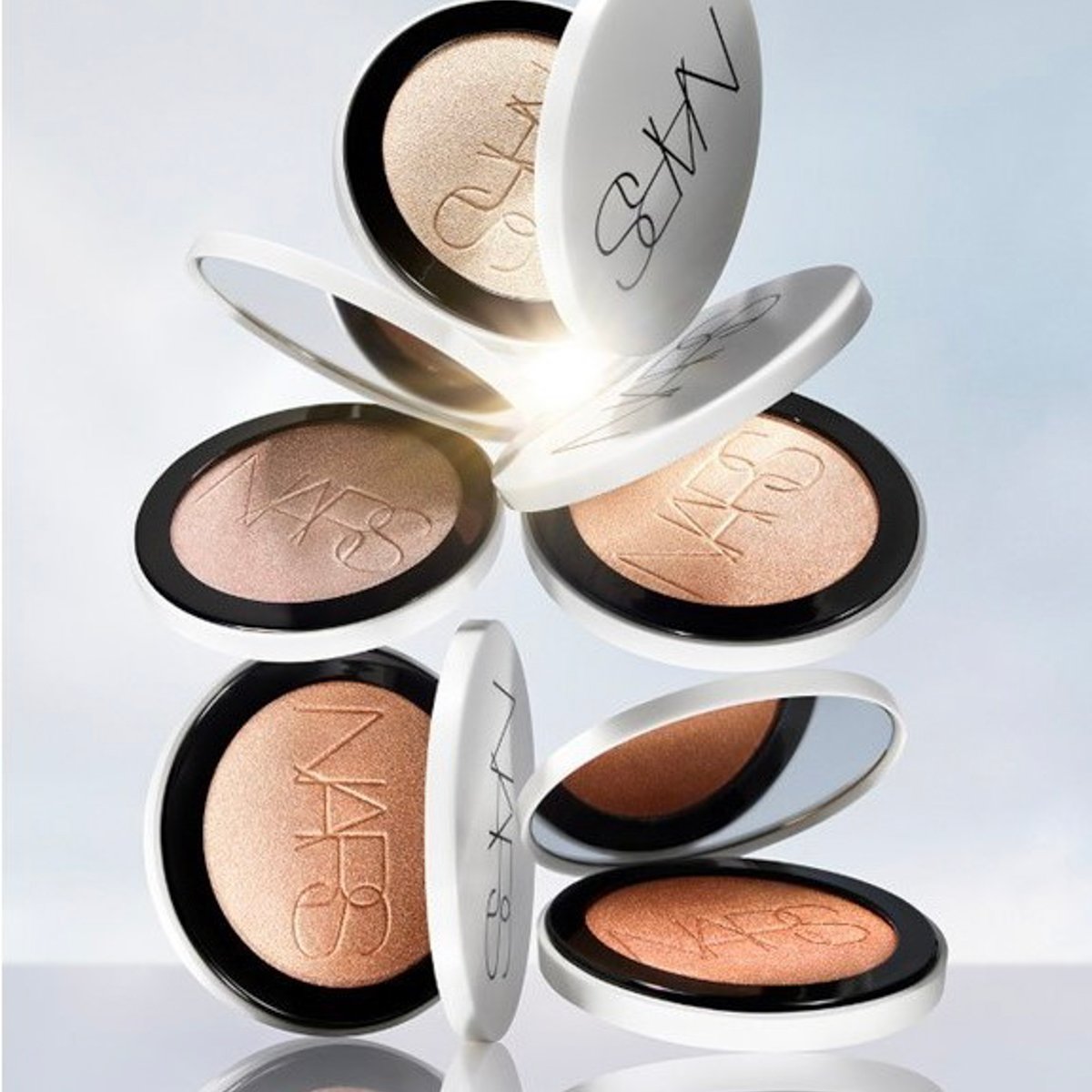 NARS」の“リフ粉”から上品な光沢放つ新感覚ハイライト パーフェクトに