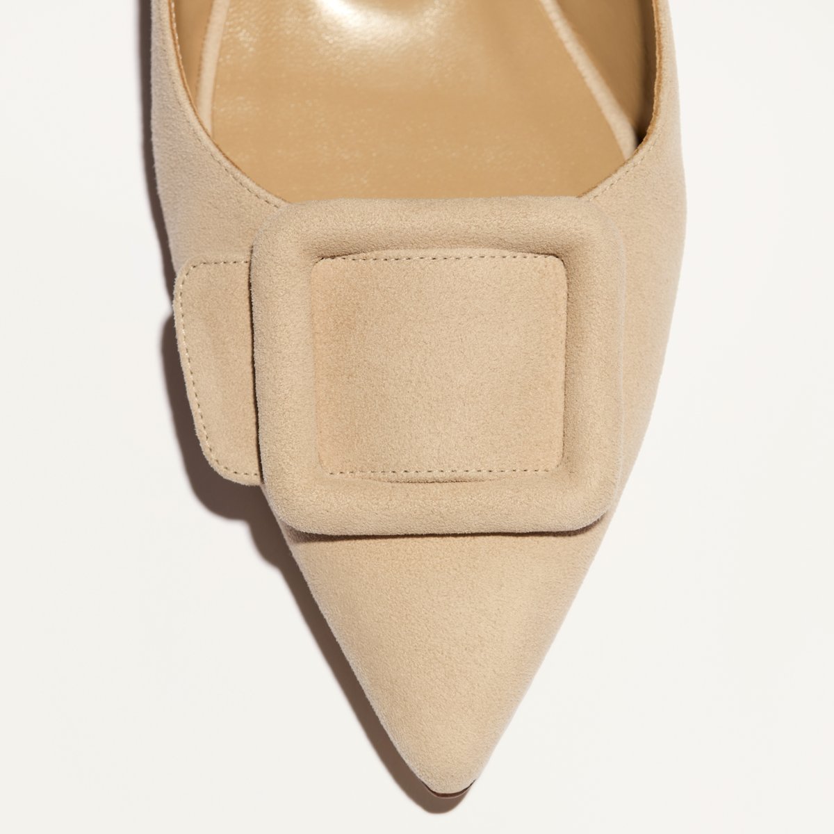 MANOLO BLAHNIK マノロブラニク  LEOストラップ  フラット マノロ ブラニクから新作シューズが登場 フラットヒールとヒール