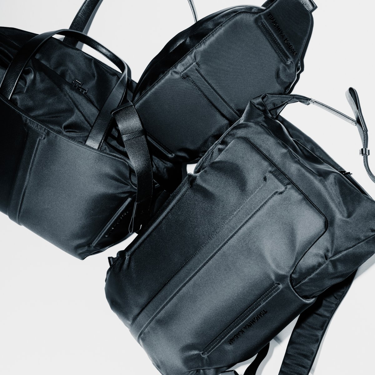 【美品】TSUCHIYA KABAN ブラック レザー ボストンバッグ 革製品で培ってきた美意識と職人技術をナイロンに落とし込んだTSUCHIYA