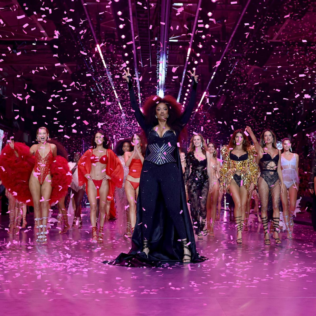 ヴィクトリアシークレット ラプチャー victorias-secret-come-back-