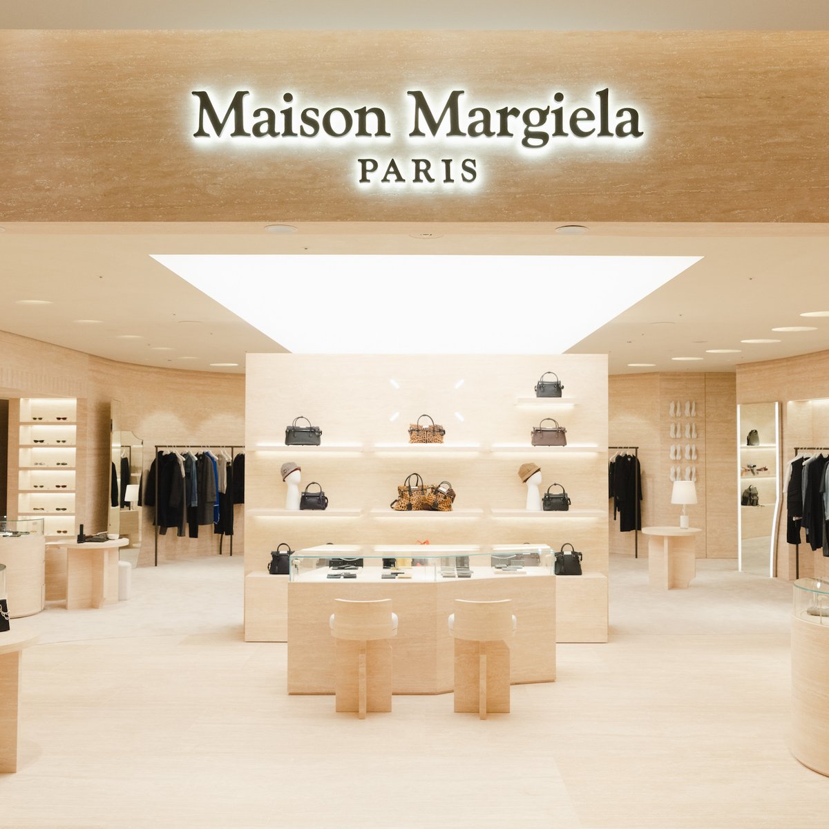 2508_margiela_ginzasix_1_DSF99