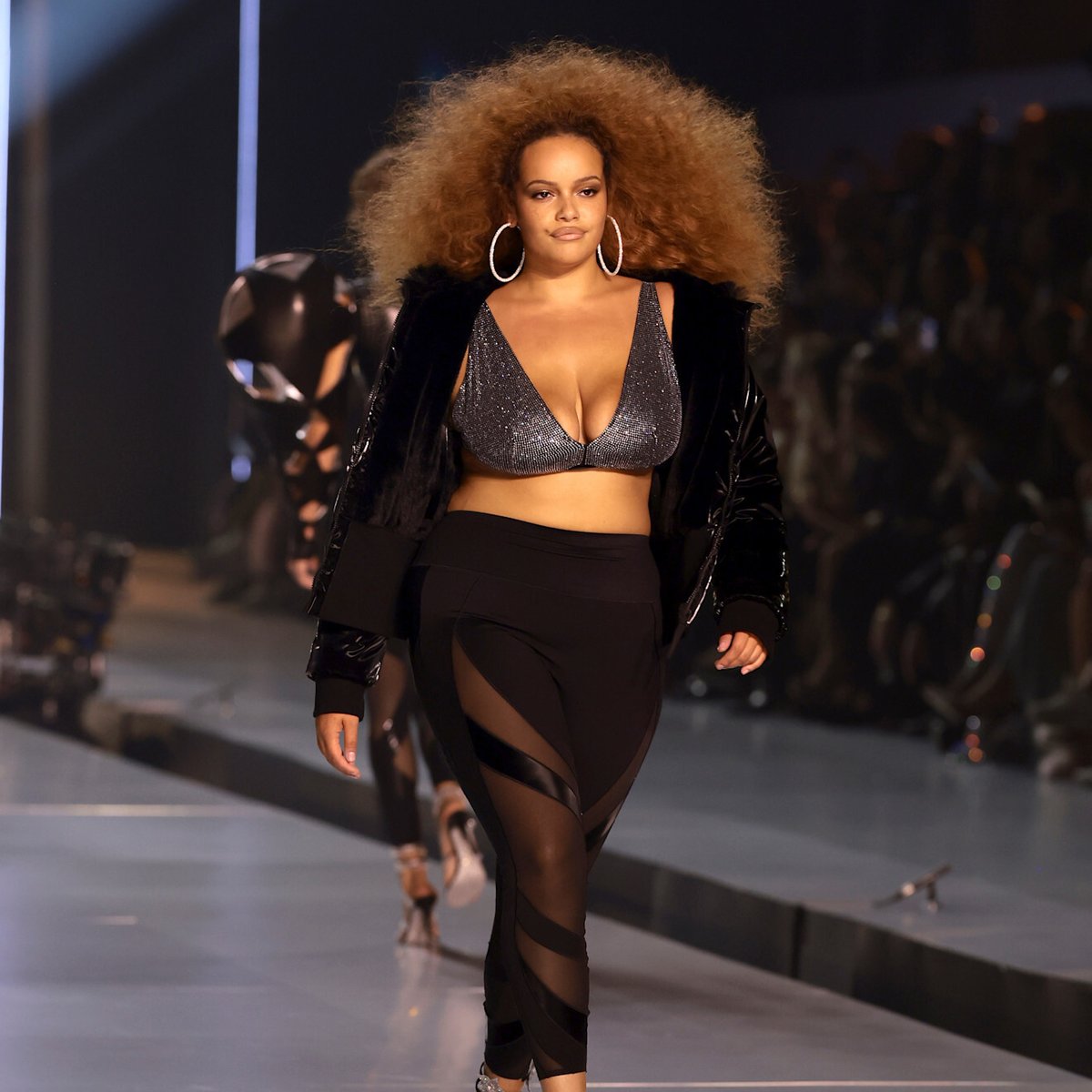 ヴィクトリア・シークレット 随時更新】ヴィクトリアズ・シークレット2018 全ルックを速報