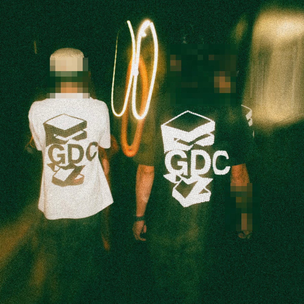 神山隆二の「フェイマス」が23年ぶりに復活 GDCとのコラボTシャツ2型が登場