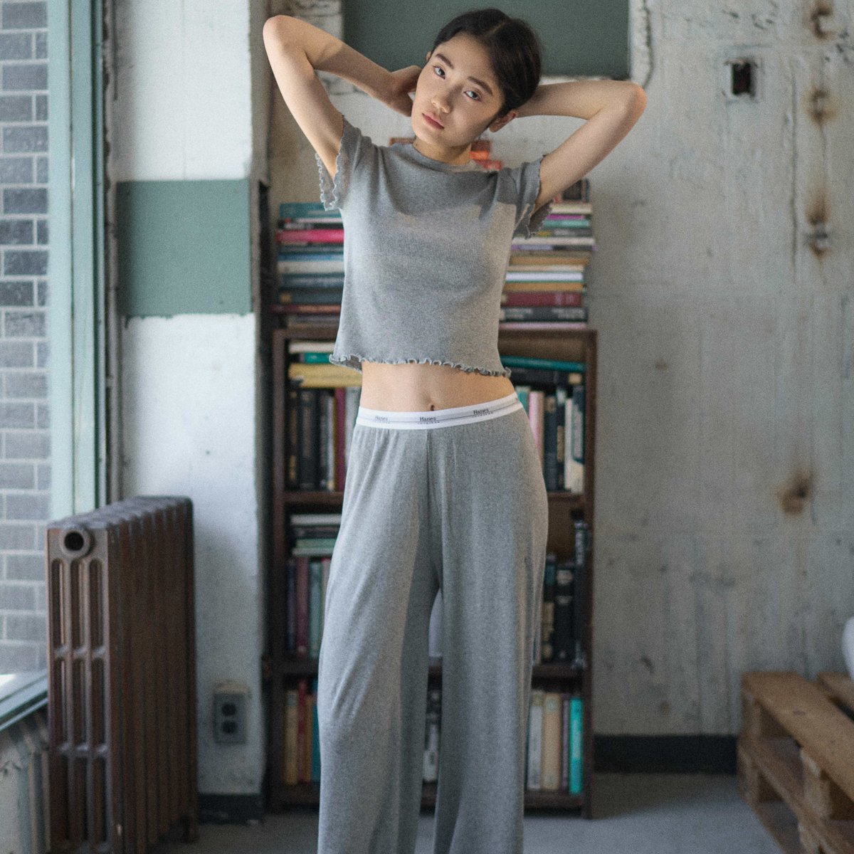 ヘインズがスタイリスト 百々千晴と初コラボ Tシャツや下着