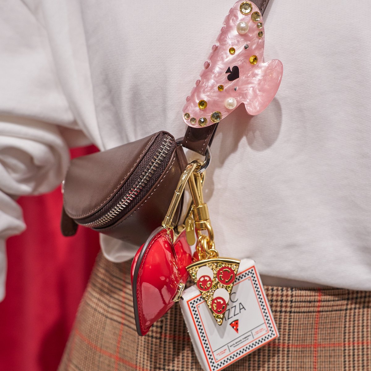 完売！希少☆ケイト スペード☆ハインツコラボキーフォブ☆新品・未使用 楽天市場】ケイトスペード 財布 二つ折り グリッター KATE SPADE k9254