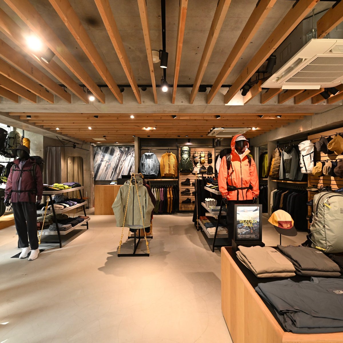 The Wanderers ジャンパー　（前）カウンターアクション原宿店 FenderFlagshipTokyo: 世界初の旗艦店、「FENDER FLAGSHIP TOKYO