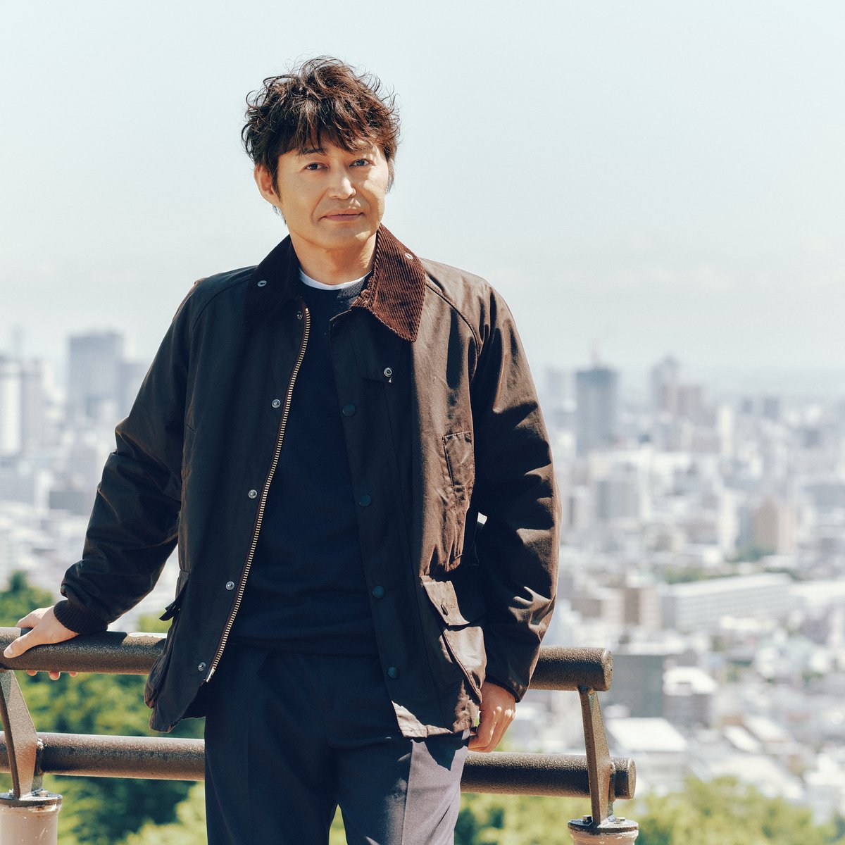 連載】俳優・安田顕と「バブアー旅」札幌で見つけたタイムレスな魅力