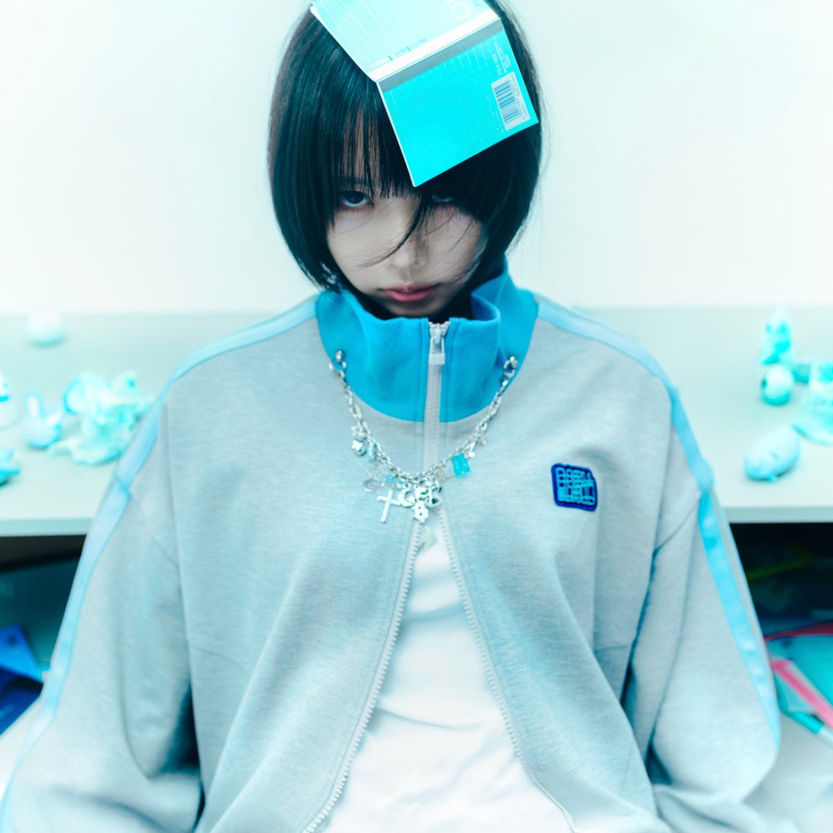 あのちゃんがアパレルブランド「HELL BLAU」立ち上げ、「school」コレクション登場 | JOYSOUND 音楽ニュース あのちゃん ano HELL BLAU(ヘルブラウ) スクールバッグ