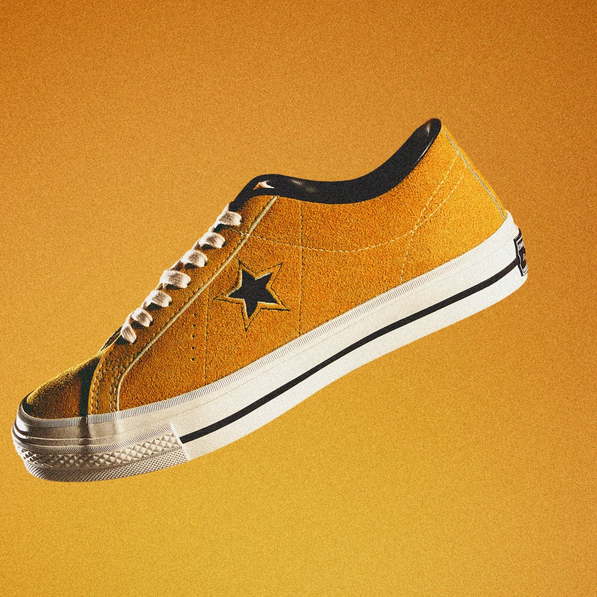 ワンスター【ゴールド】 コンバースが1974年当時のゴールドカラーの「ONE STAR」を11年ぶりに発売