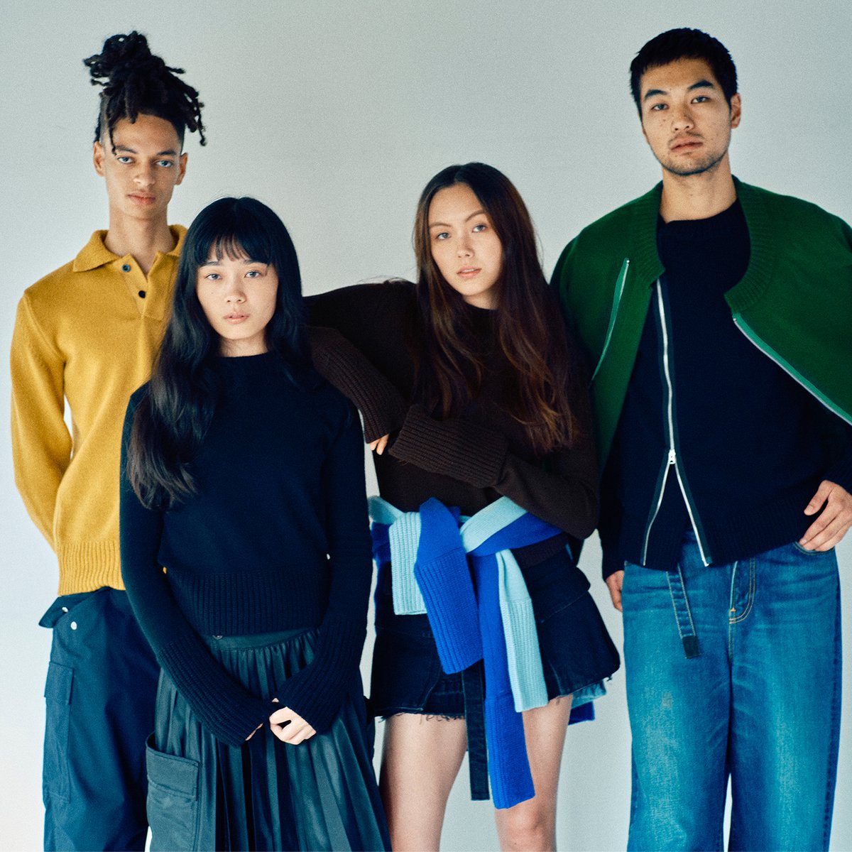 サカイ」が新作ニットコレクションを発売 ライダース風ダブルジップ