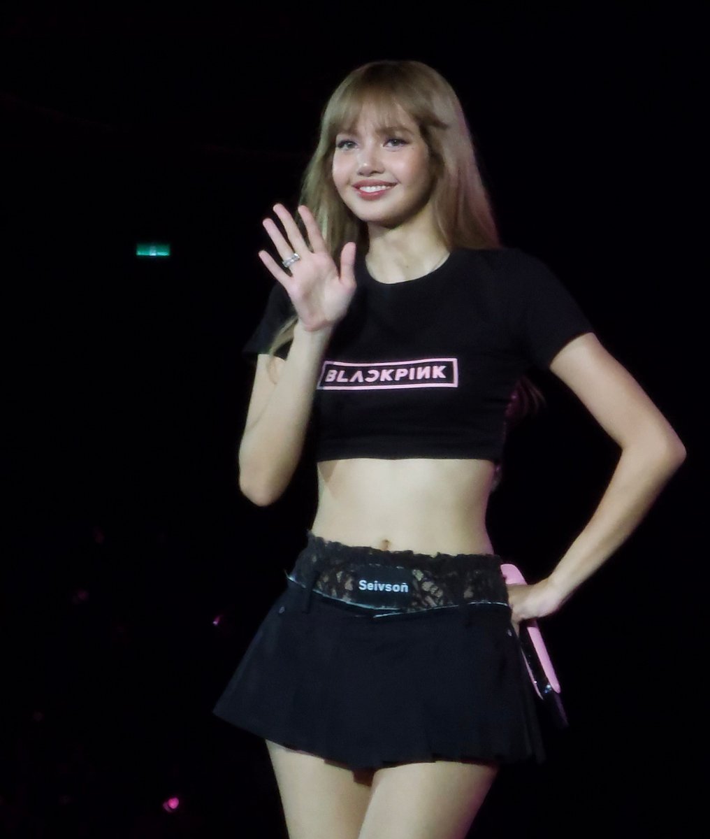 BLACKPINK リサ、日本のテキスタイルメーカーの特注フロッキー