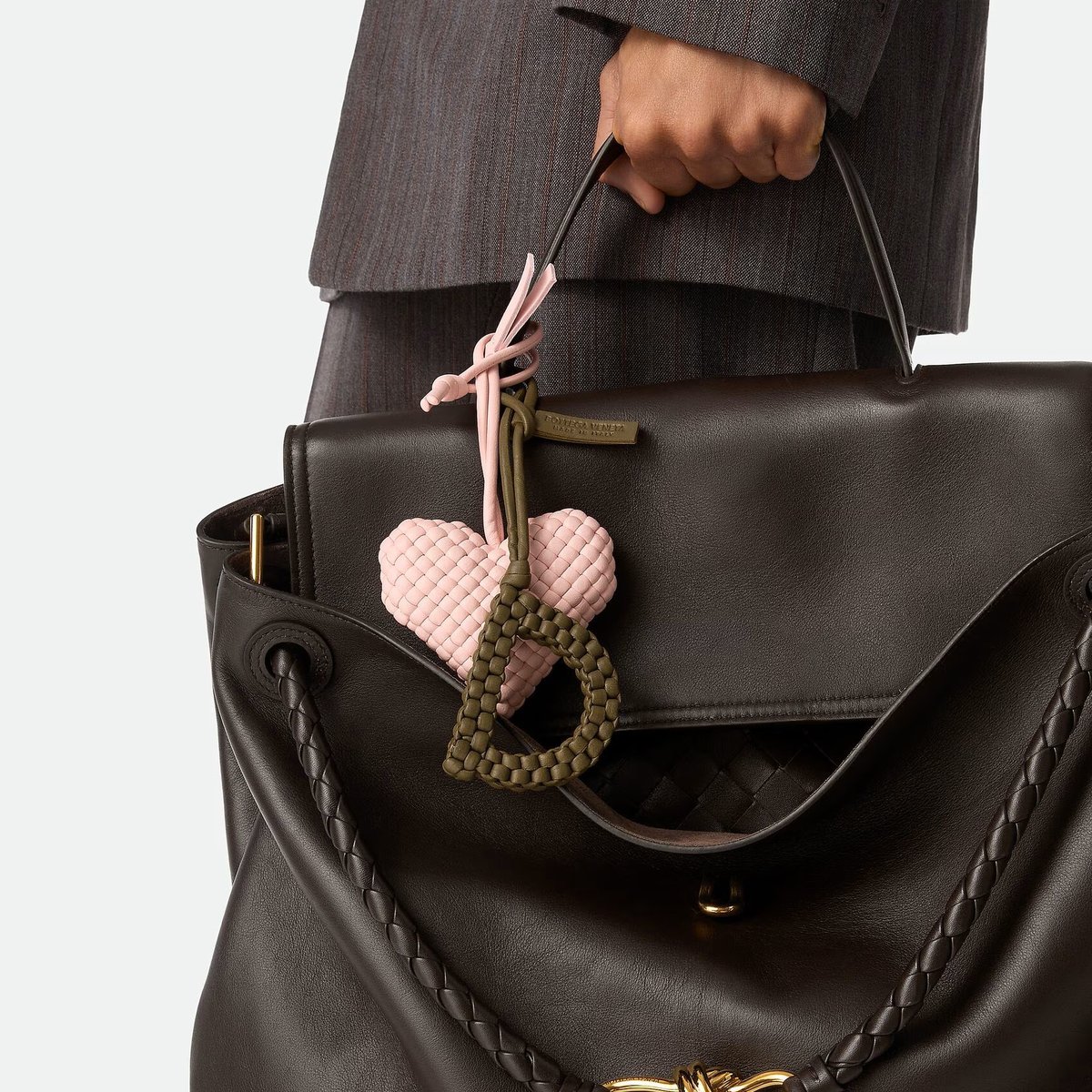 bottega-veneta20251014-09-