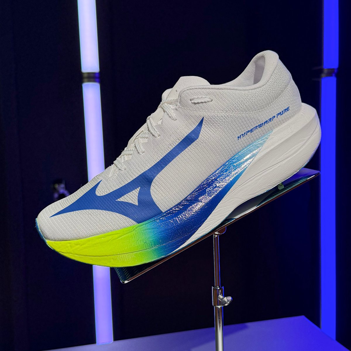 箱根“着用者1人”を受け開発チームを再編、ミズノが最新ランニング