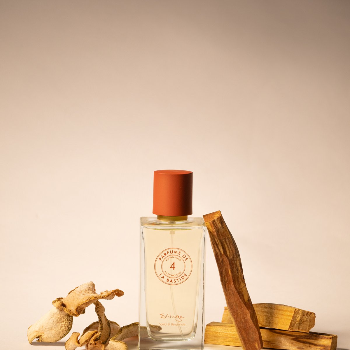 プロヴァンスと東南アジアのオマージュ 仏発「パルファム ドゥ ラ