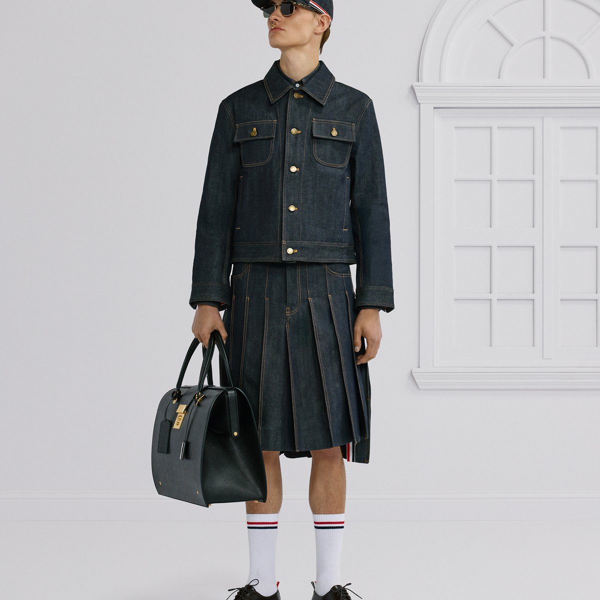 トム ブラウンが日本製セルヴィッジデニムを使用したアイテムを発売