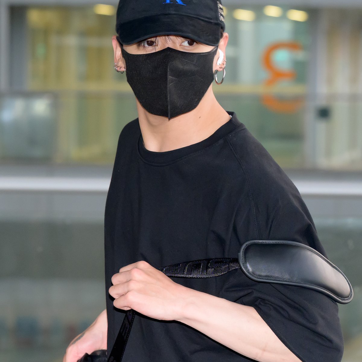 ☆BTS ジョングク着用   TOKYO原宿CAPキャップ カルバン・クラインがBTS・ジョングク着用キャップを数量限定で再販