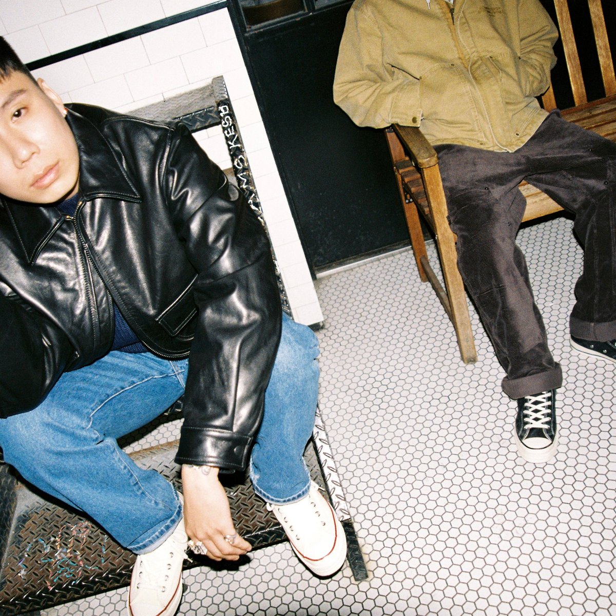 アトモスがコンバース「ALL STAR LGCY HI」の別注モデルを発売、経年