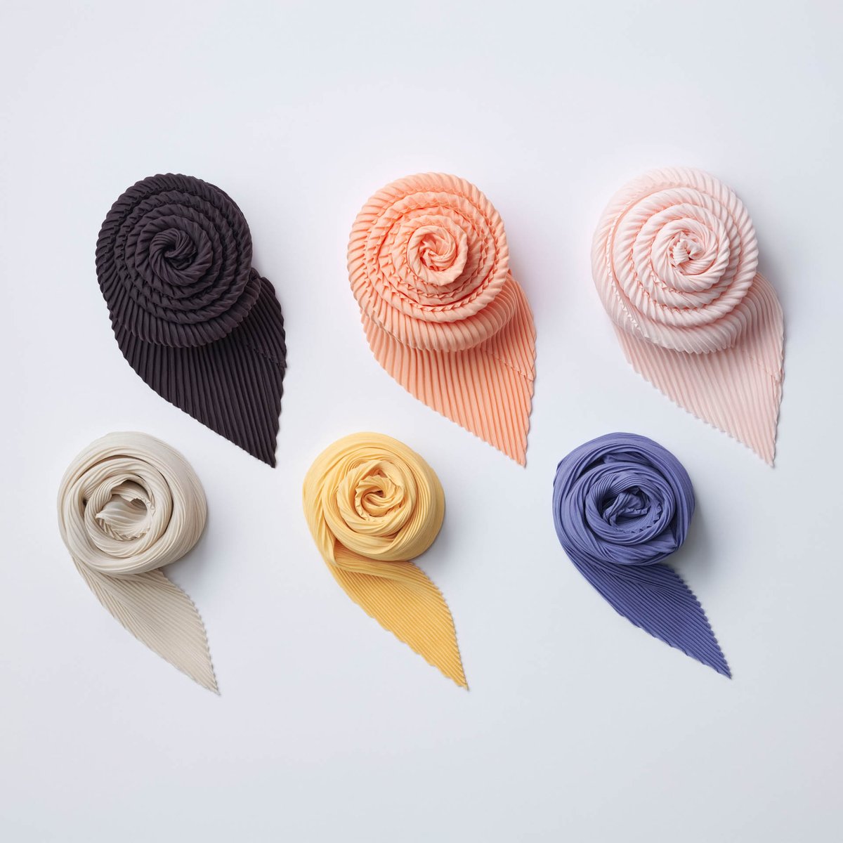 オム プリッセ イッセイ ミヤケが新作スカーフを発売 イタリアの「前菜